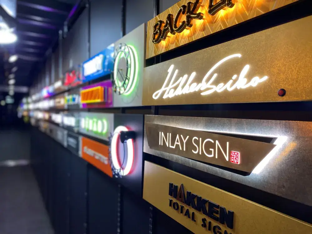 【LED看板取付スタッフ】年間休日120日/安定した賞与実績