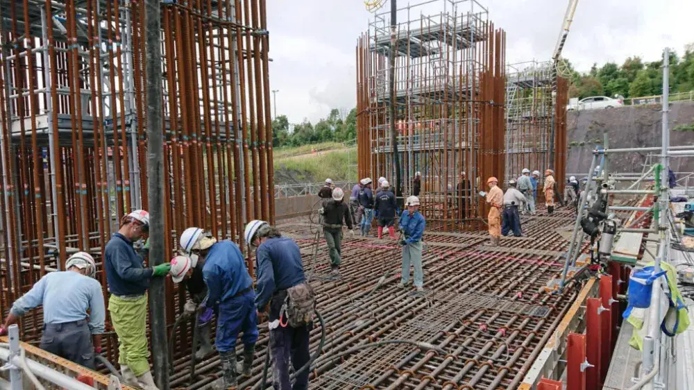 【単身寮完備】年休130日！大型現場の作業員募集！