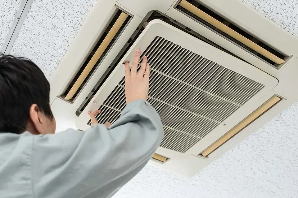 空調・給排水設備の配管工