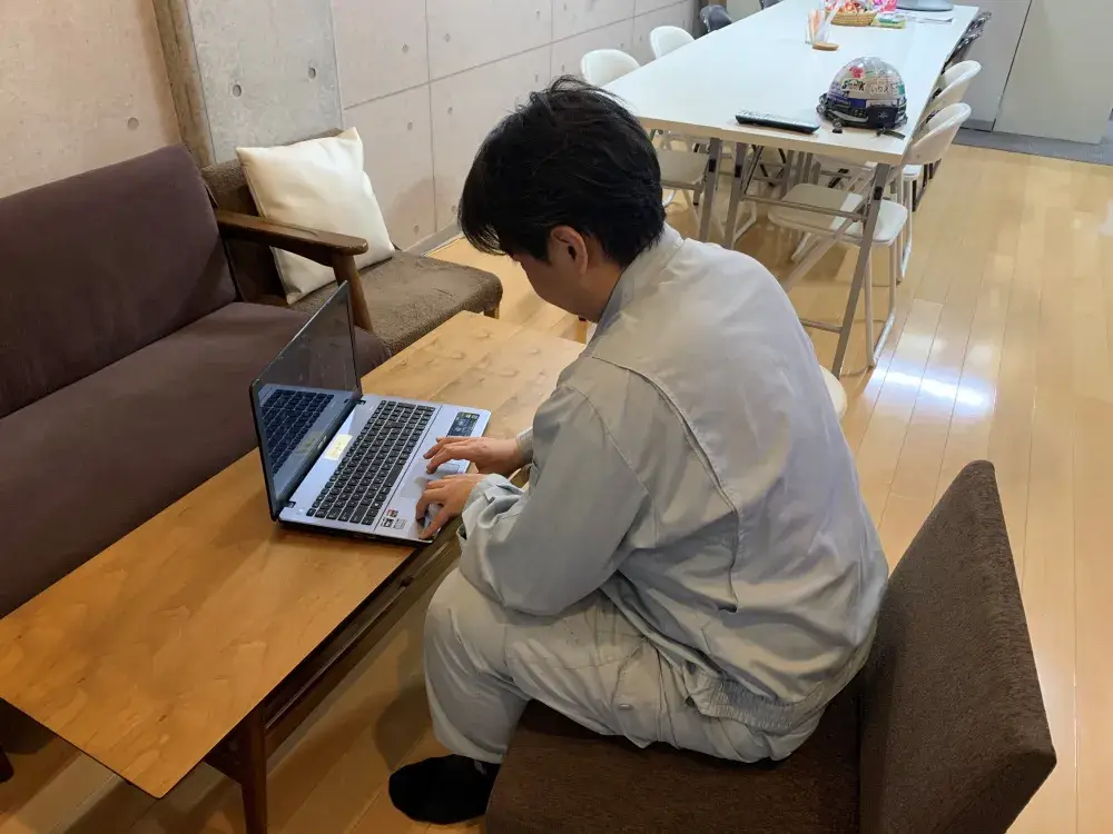 社会の安心・安全に貢献する電気設備施工スタッフ