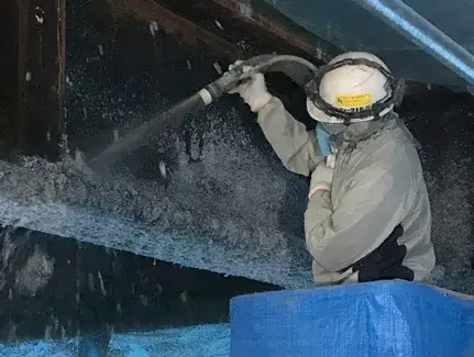 吹付け工事の現場管理スタッフ