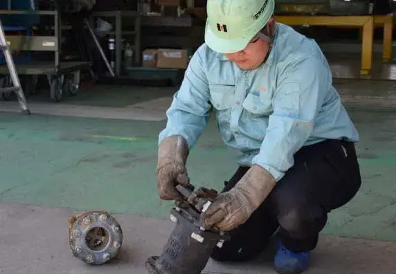 水処理設備の製作・据付スタッフ