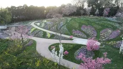 公共施設の花と緑の管理スタッフ（造園）