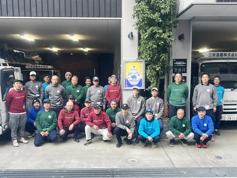 職場の雰囲気（本社にて：職人さん勢ぞろい）