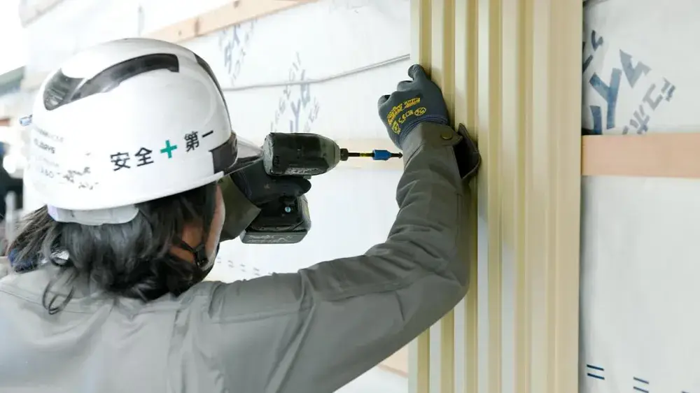 住宅の屋根、外壁の制作や施工/正社員/日曜休み☆未経験OK