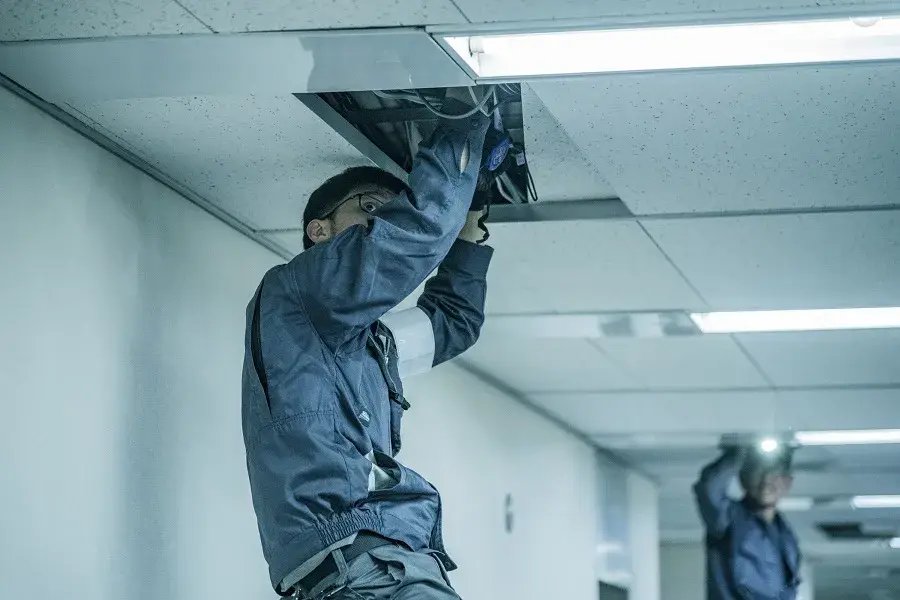 システム天井通線作業