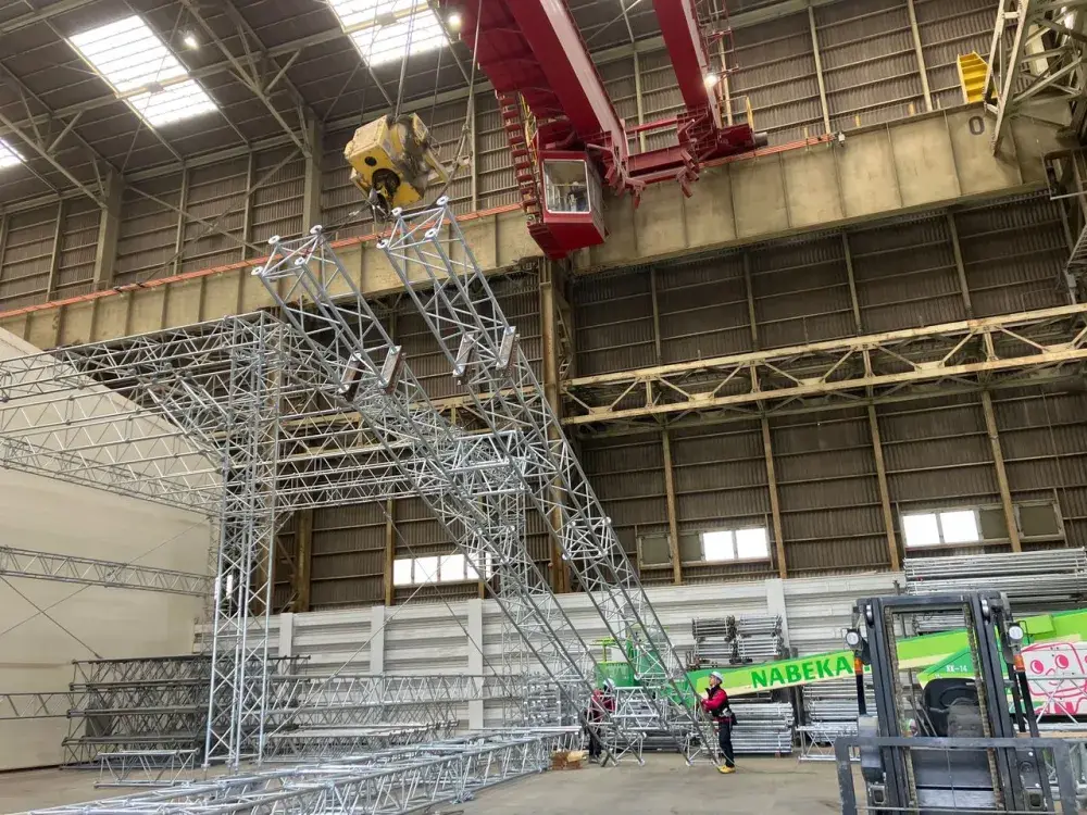 工場内は広く、整理整頓されており、作業もしやすい環境です！