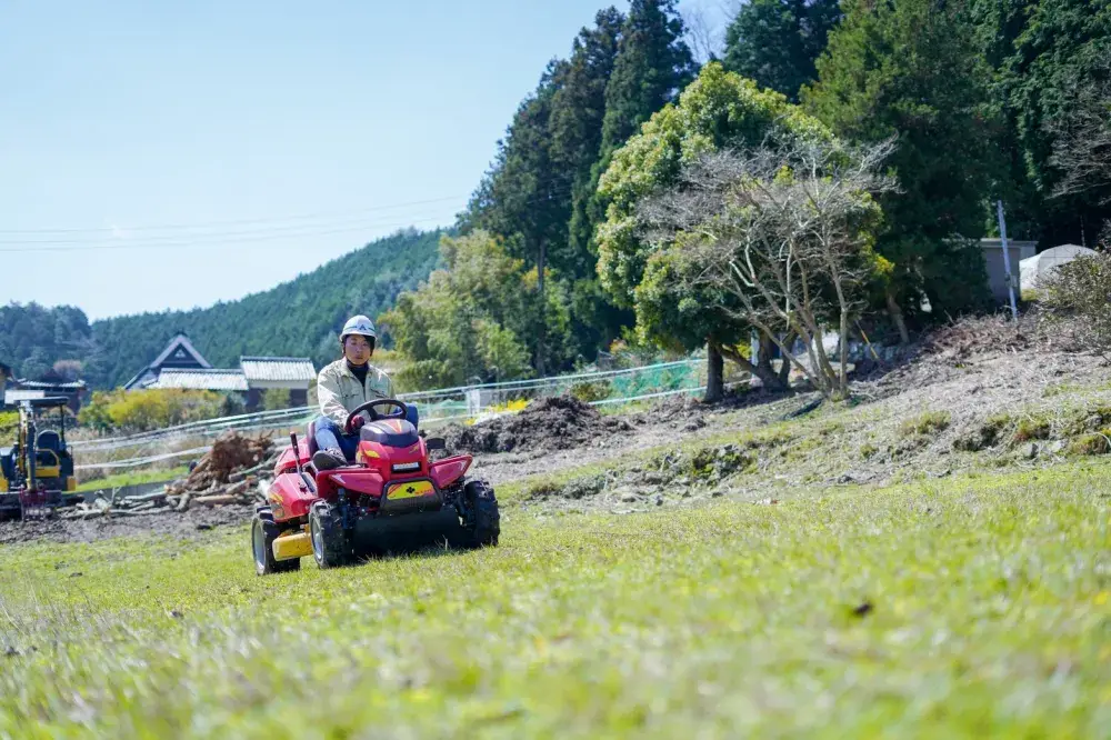 効率の良い機械での除草作業