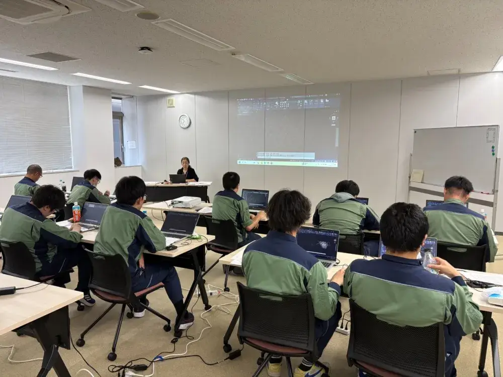 社内研修の様子①