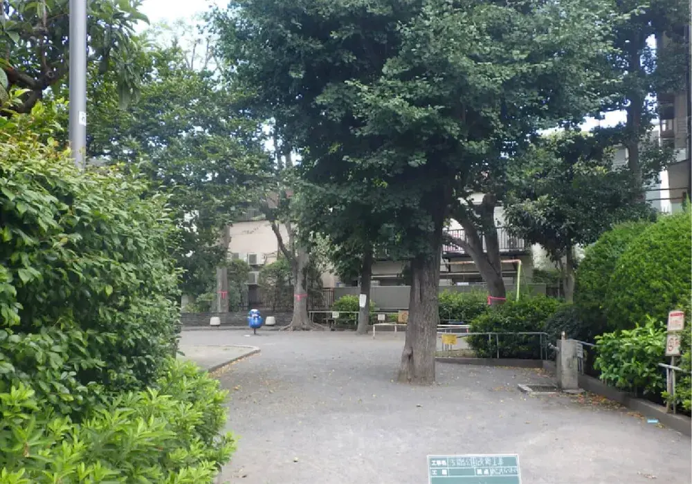公園の改修工事(before)