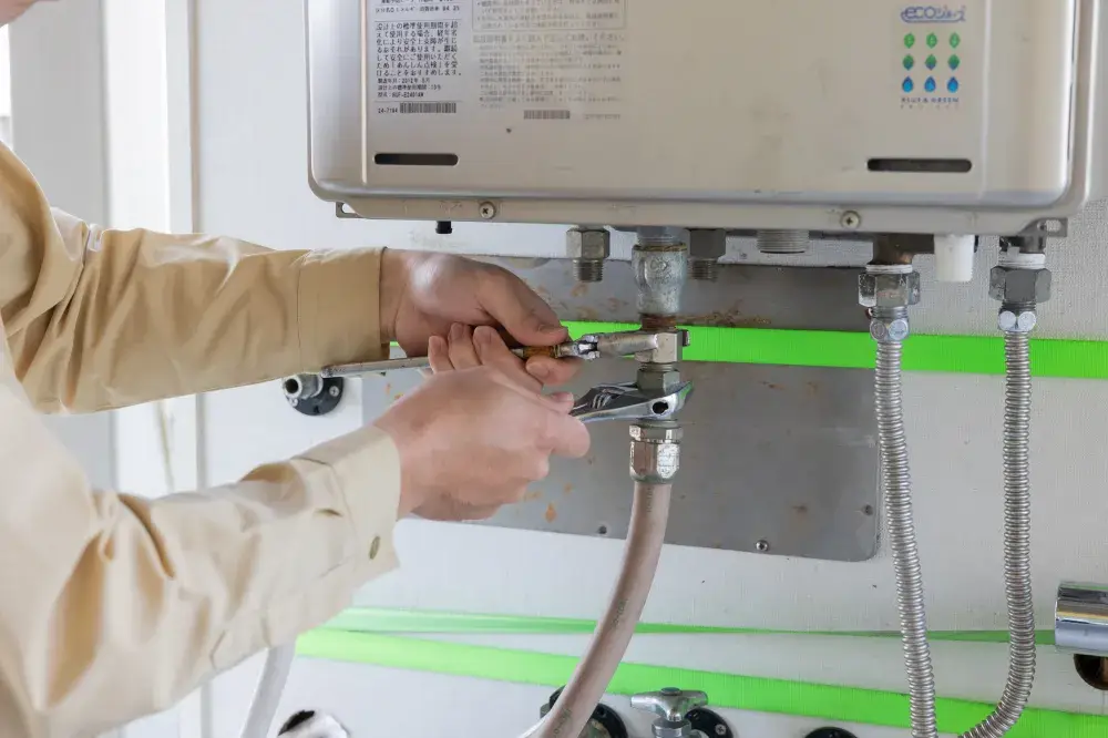 施工給湯器手元