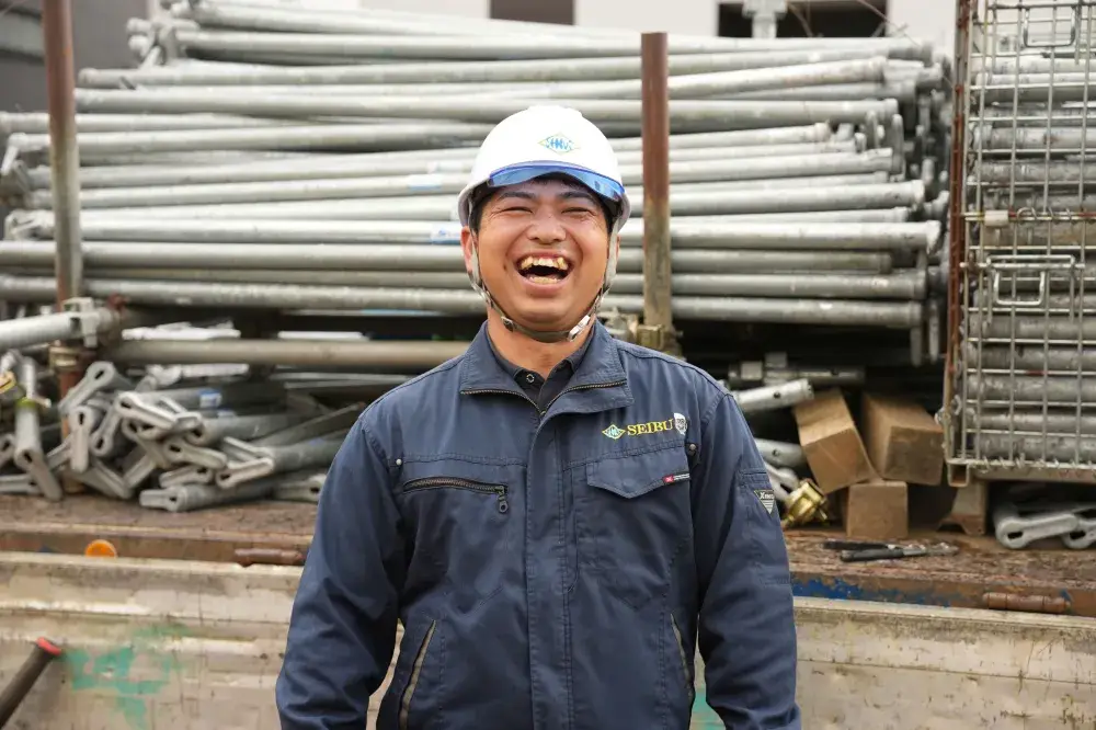 解体作業員【未経験でも年収500万可！】 年間休日121日☺