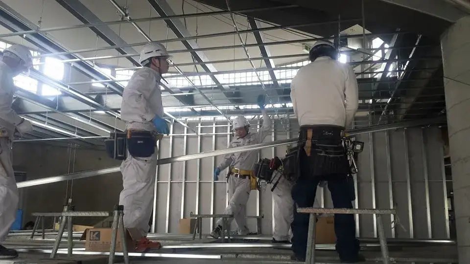 作業風景(天井工事)