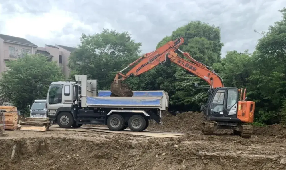 掘削土の積み込み作業例です